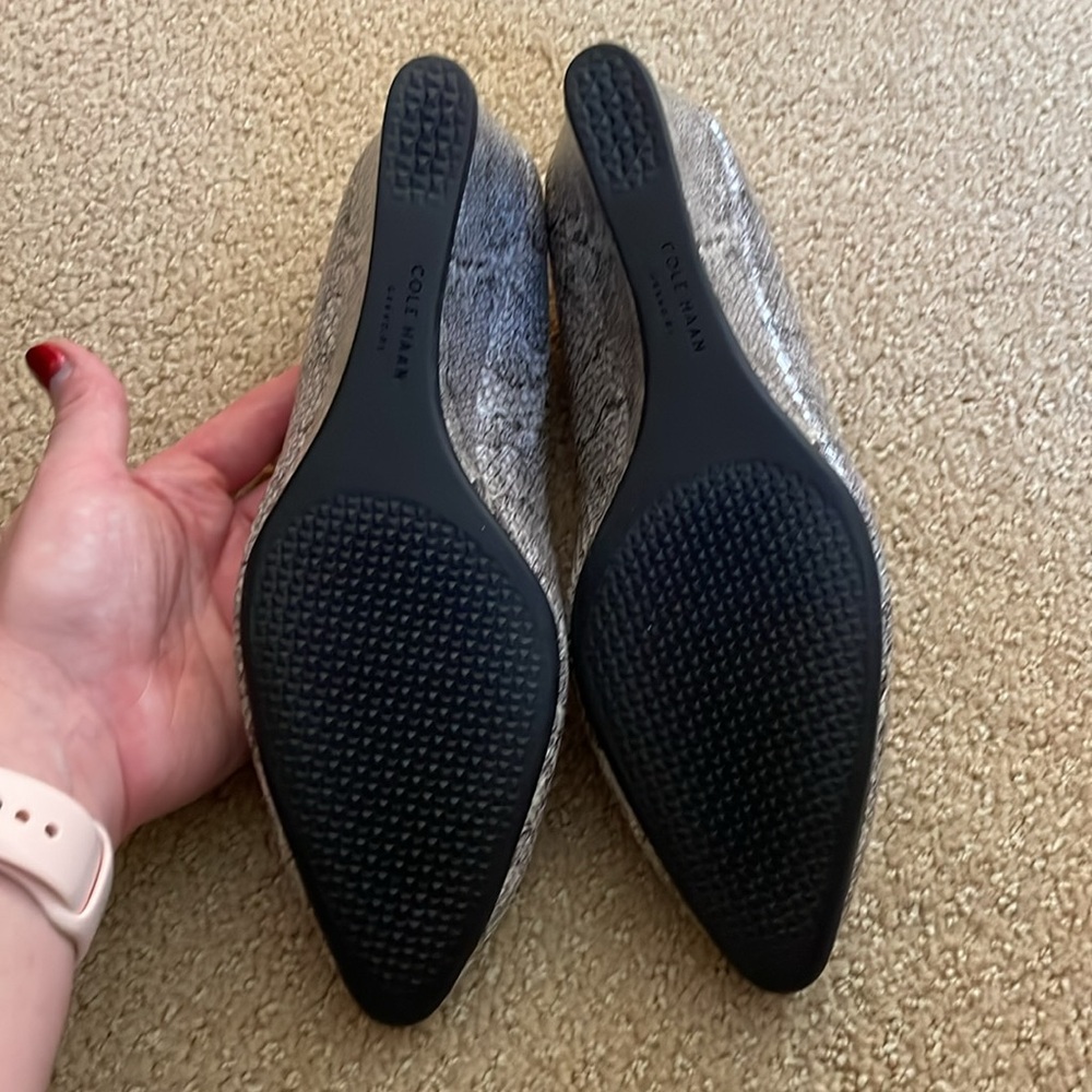 Cole Haan wedge, never wore, size 8.5
Cute design, incredibly comfy - Picture 5 of 8